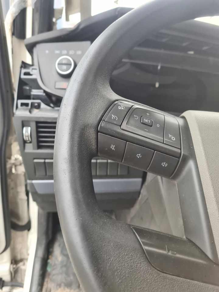 VOLVO WIELOFUNKCYJNA KOMPLETNA - Volante de direção de Caminhão: foto 3 VOLVO WIELOFUNKCYJNA KOMPLETNA - Volante de direção de Caminhão: foto 3