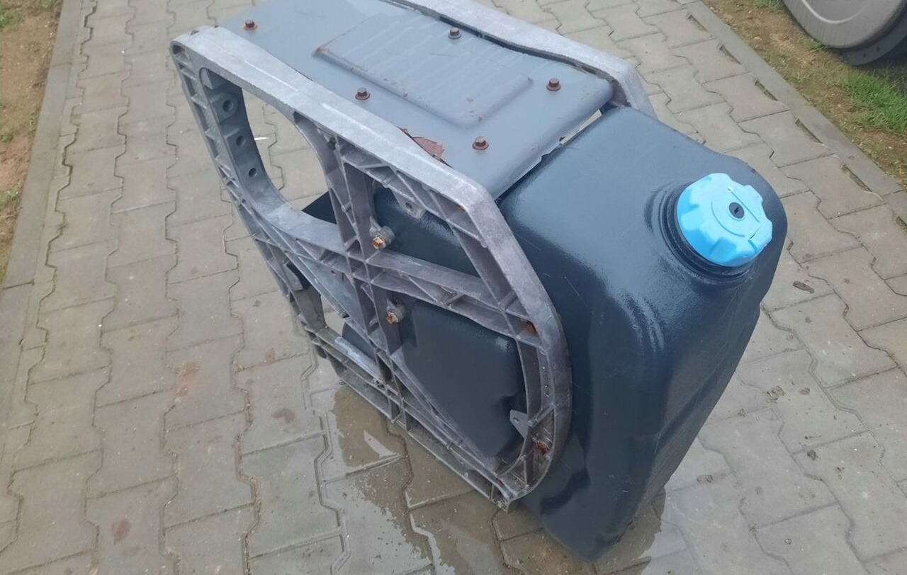 VOLVO ZBIORNIK ADBLUE RENAULT GAMA RANGE T K C VOLVO FH 4 FM 4 FMX FH 5 FM 5 - Tanque para AdBlue de Caminhão: foto 1 VOLVO ZBIORNIK ADBLUE RENAULT GAMA RANGE T K C VOLVO FH 4 FM 4 FMX FH 5 FM 5 - Tanque para AdBlue de Caminhão: foto 1