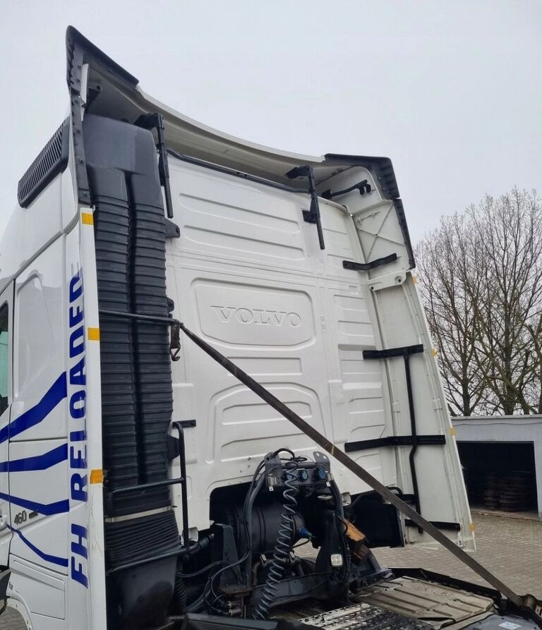 Volvo-ABG VOLVO FH 4 EURO 6 GLOBETROTTER 2018 ROK Volvo VOLVO FH 4 EURO 6 GLOBETROTTER 2018 ROK - Cabine de Caminhão: foto 2 Volvo-ABG VOLVO FH 4 EURO 6 GLOBETROTTER 2018 ROK Volvo VOLVO FH 4 EURO 6 GLOBETROTTER 2018 ROK - Cabine de Caminhão: foto 2
