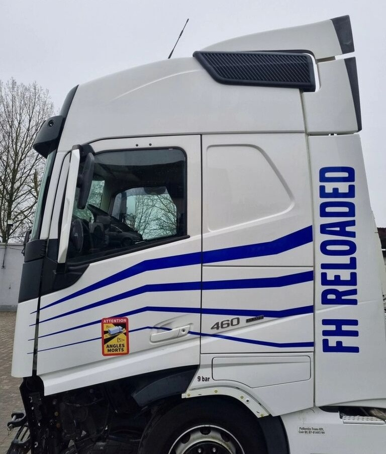 Volvo-ABG VOLVO FH 4 EURO 6 GLOBETROTTER 2018 ROK Volvo VOLVO FH 4 EURO 6 GLOBETROTTER 2018 ROK - Cabine de Caminhão: foto 1 Volvo-ABG VOLVO FH 4 EURO 6 GLOBETROTTER 2018 ROK Volvo VOLVO FH 4 EURO 6 GLOBETROTTER 2018 ROK - Cabine de Caminhão: foto 1