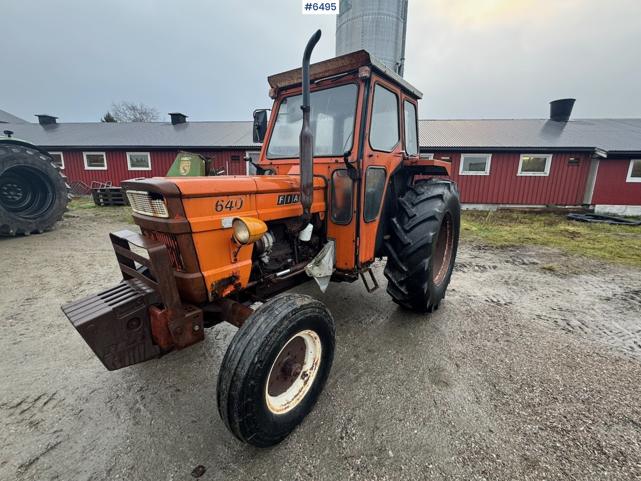 1975 Fiat 640 tractor with/twin wheels and triangle. WATCH THE VIDEO! - Trator: foto 1 1975 Fiat 640 tractor with/twin wheels and triangle. WATCH THE VIDEO! - Trator: foto 1