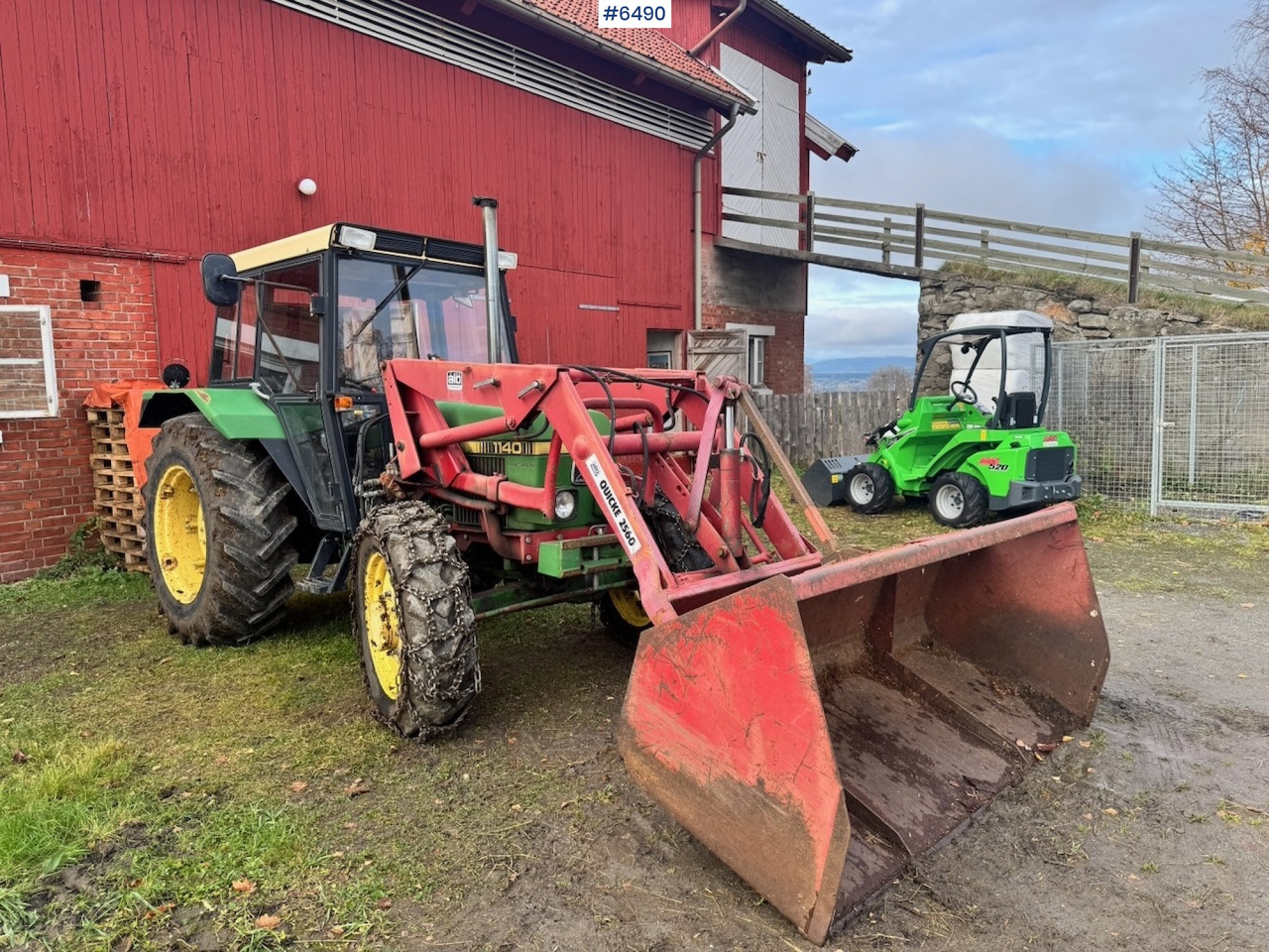1980 John Deere 1140 w/ Front loader and bucket. - Trator: foto 1 1980 John Deere 1140 w/ Front loader and bucket. - Trator: foto 1