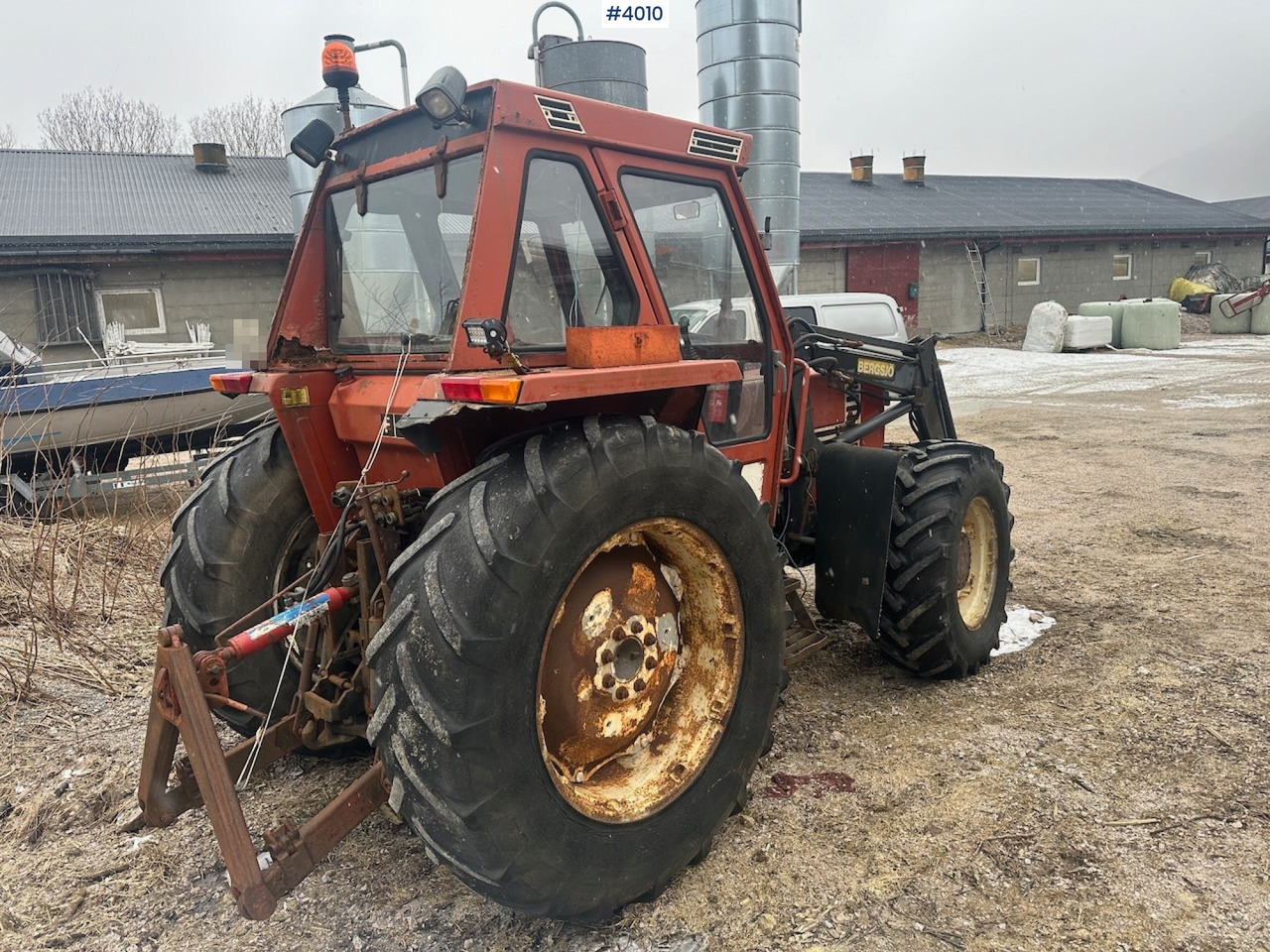 1982 Fiat 780 DT w/ front loader, snow shovel, chains, top link, triangle and extra set of twin wheels. - Trator: foto 4 1982 Fiat 780 DT w/ front loader, snow shovel, chains, top link, triangle and extra set of twin wheels. - Trator: foto 4