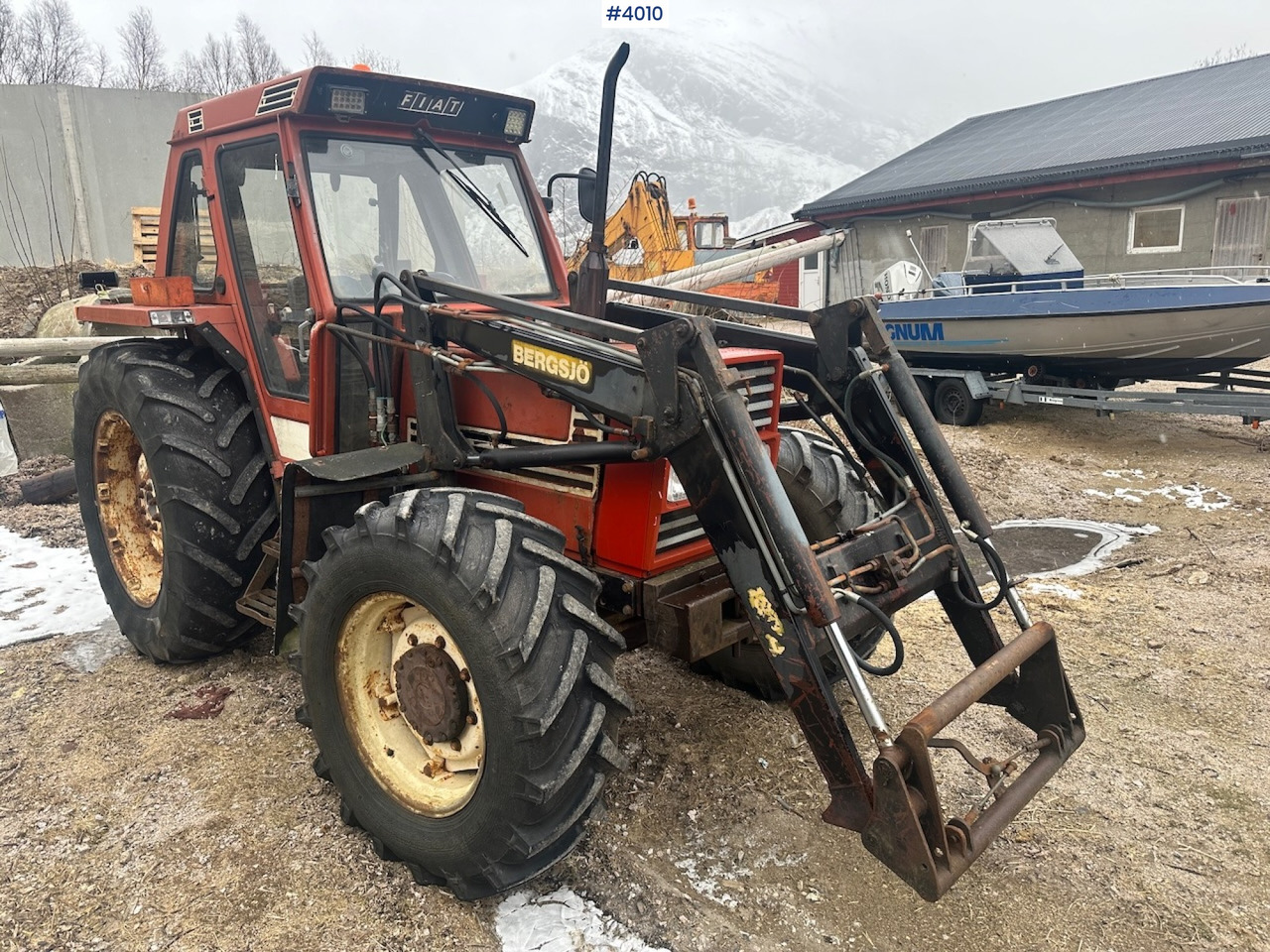 1982 Fiat 780 DT w/ front loader, snow shovel, chains, top link, triangle and extra set of twin wheels. - Trator: foto 3 1982 Fiat 780 DT w/ front loader, snow shovel, chains, top link, triangle and extra set of twin wheels. - Trator: foto 3