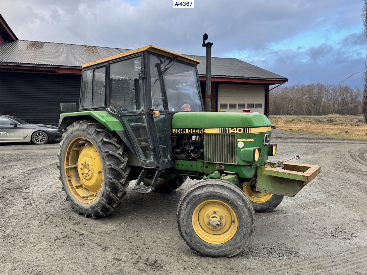 1982 John Deere 1140 4x2 Tractor w/ Twin Wheels and Chains. - Trator: foto 1 1982 John Deere 1140 4x2 Tractor w/ Twin Wheels and Chains. - Trator: foto 1