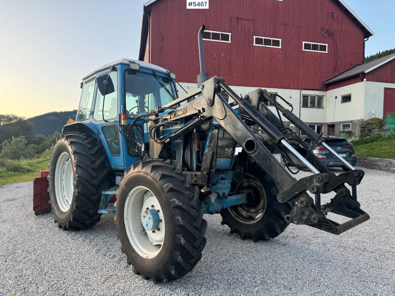 1983 Ford 7710 4x4 w/ frontloader - Trator: foto 1 1983 Ford 7710 4x4 w/ frontloader - Trator: foto 1