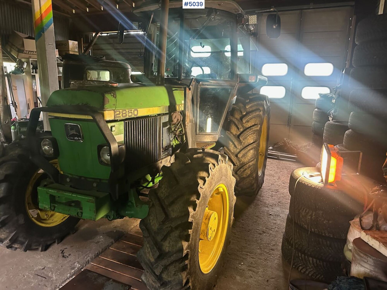 1987 John Deere 2850 Synchron w/ front loader - Trator: foto 4 1987 John Deere 2850 Synchron w/ front loader - Trator: foto 4