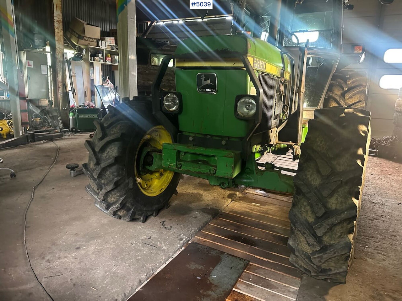 1987 John Deere 2850 Synchron w/ front loader - Trator: foto 2 1987 John Deere 2850 Synchron w/ front loader - Trator: foto 2
