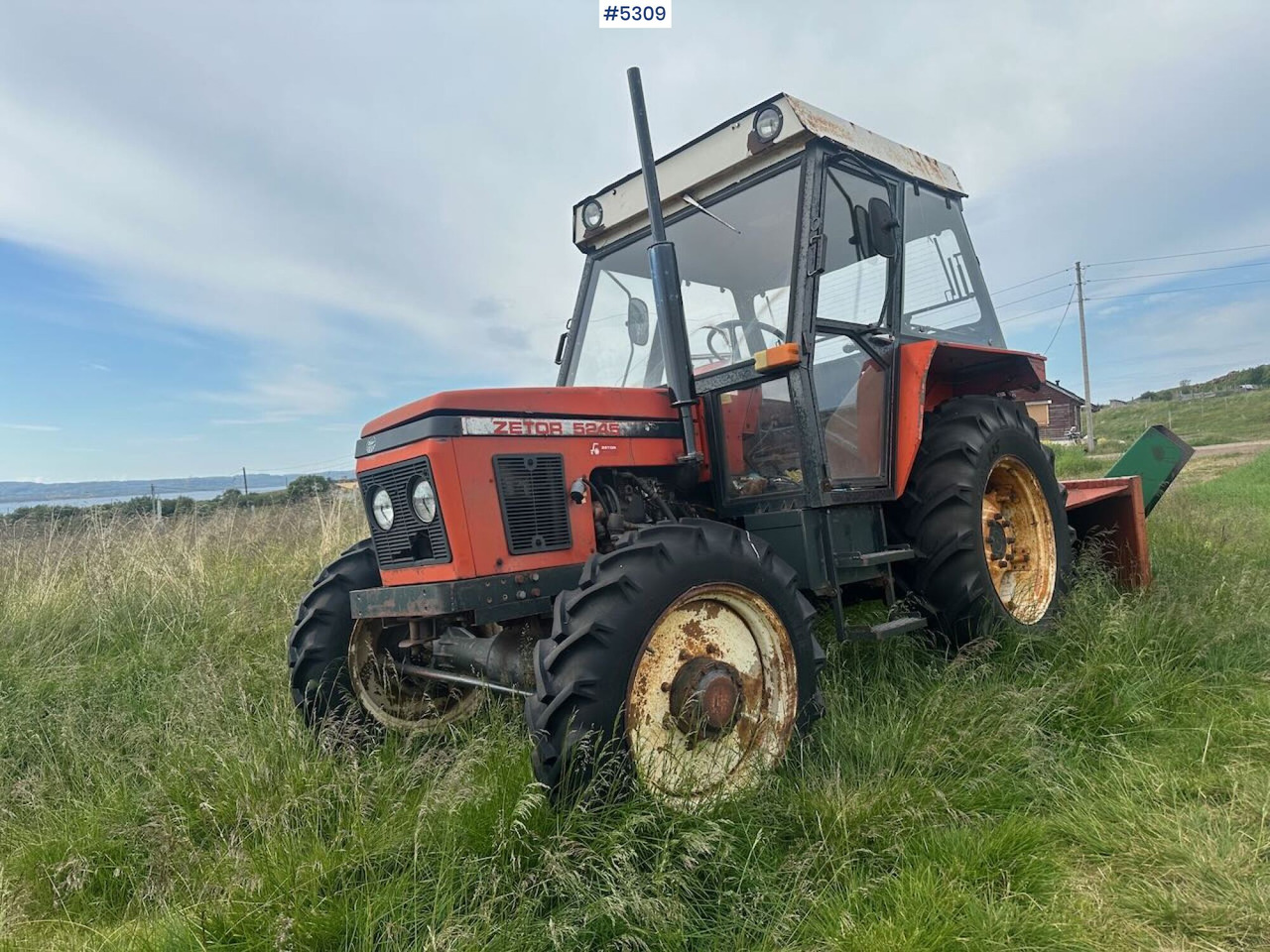 1989 Zetor 5245 tractor w/ snow blower. - Trator: foto 1 1989 Zetor 5245 tractor w/ snow blower. - Trator: foto 1