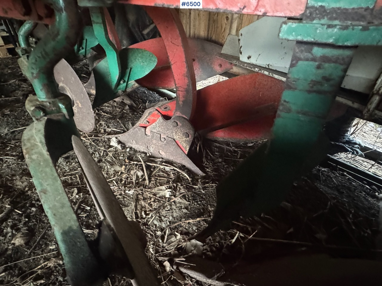 Maquina para lavrar a terra 1990 Kverneland 3 furrow plough: foto 11 Maquina para lavrar a terra 1990 Kverneland 3 furrow plough: foto 11