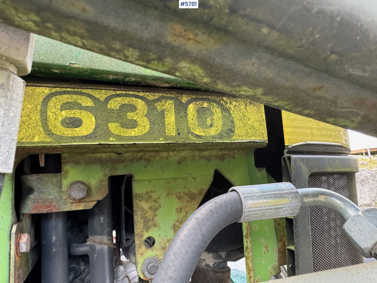 Locação de 1993 John Deere 6300 w/ front loader and plow plate. 1993 John Deere 6300 w/ front loader and plow plate.: foto 14 Locação de 1993 John Deere 6300 w/ front loader and plow plate. 1993 John Deere 6300 w/ front loader and plow plate.: foto 14