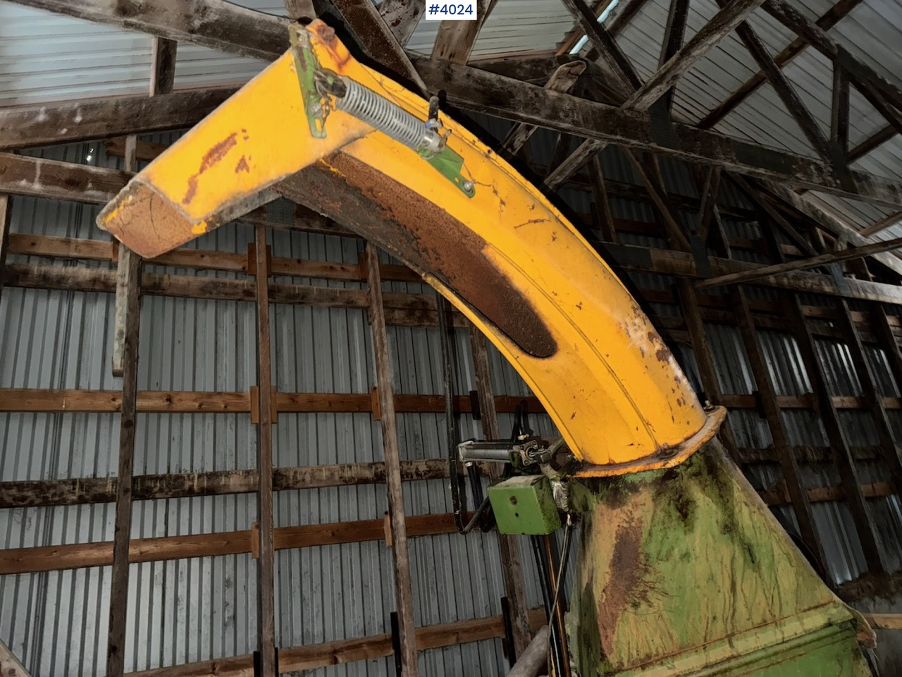 1994 Serigstad 35 harvester with tractor part - Máquina para produção de feno: foto 4 1994 Serigstad 35 harvester with tractor part - Máquina para produção de feno: foto 4
