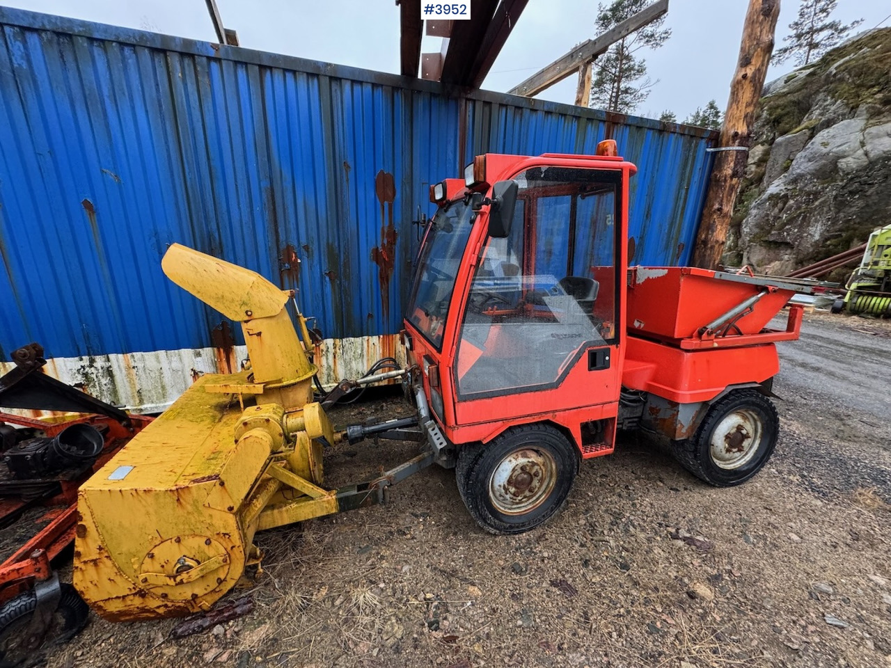 1996 Holder 240 with some equipment - Trator: foto 1 1996 Holder 240 with some equipment - Trator: foto 1