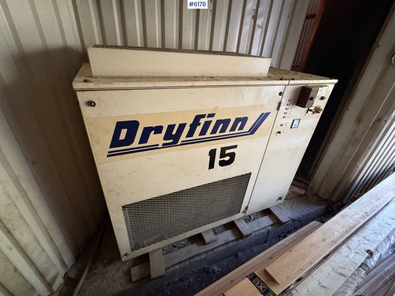 1997 Dryfinn 15 drying unit with circulation fans and trolley - Equipamento de climatização industrial: foto 3 1997 Dryfinn 15 drying unit with circulation fans and trolley - Equipamento de climatização industrial: foto 3