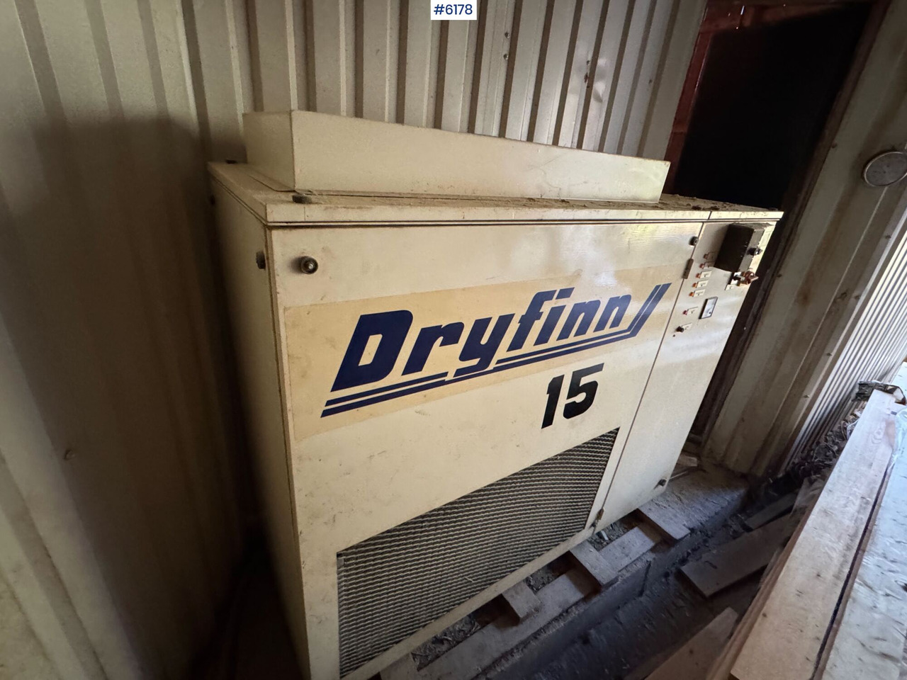 1997 Dryfinn 15 drying unit with circulation fans and trolley - Equipamento de climatização industrial: foto 2 1997 Dryfinn 15 drying unit with circulation fans and trolley - Equipamento de climatização industrial: foto 2