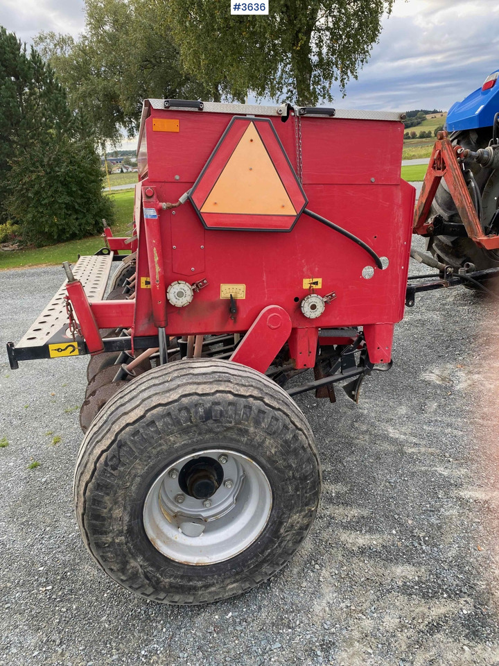 1997 Junkkari Simulta 2500 seed drill - Semeadeira: foto 5 1997 Junkkari Simulta 2500 seed drill - Semeadeira: foto 5
