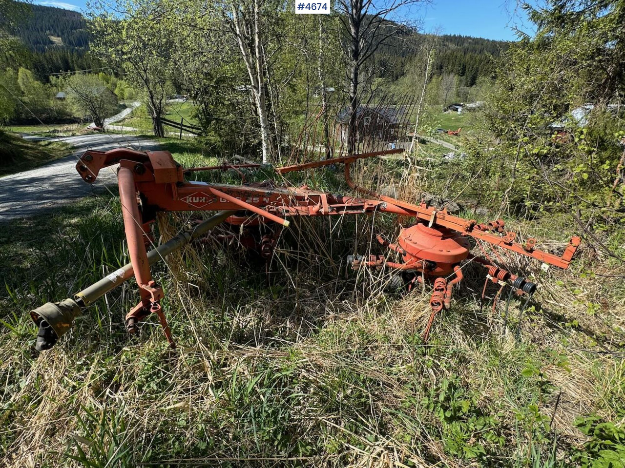 1998 Kuhn GRS 25 - Máquina para produção de feno: foto 1 1998 Kuhn GRS 25 - Máquina para produção de feno: foto 1