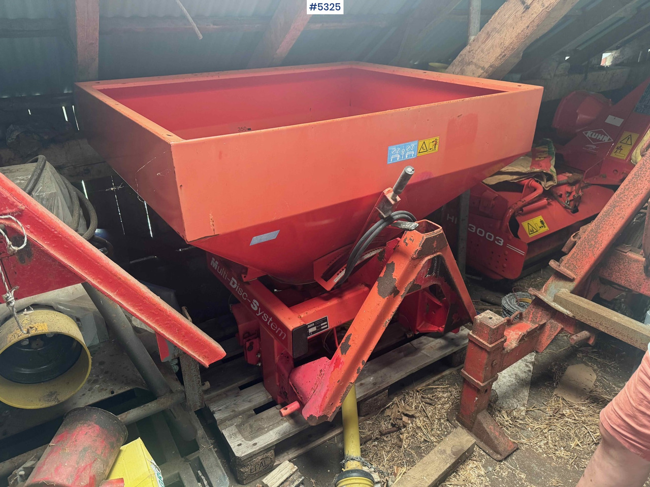 1999 Rauch MDS 81 fertilizer spreader - Distribuidor de fertilizantes: foto 1 1999 Rauch MDS 81 fertilizer spreader - Distribuidor de fertilizantes: foto 1