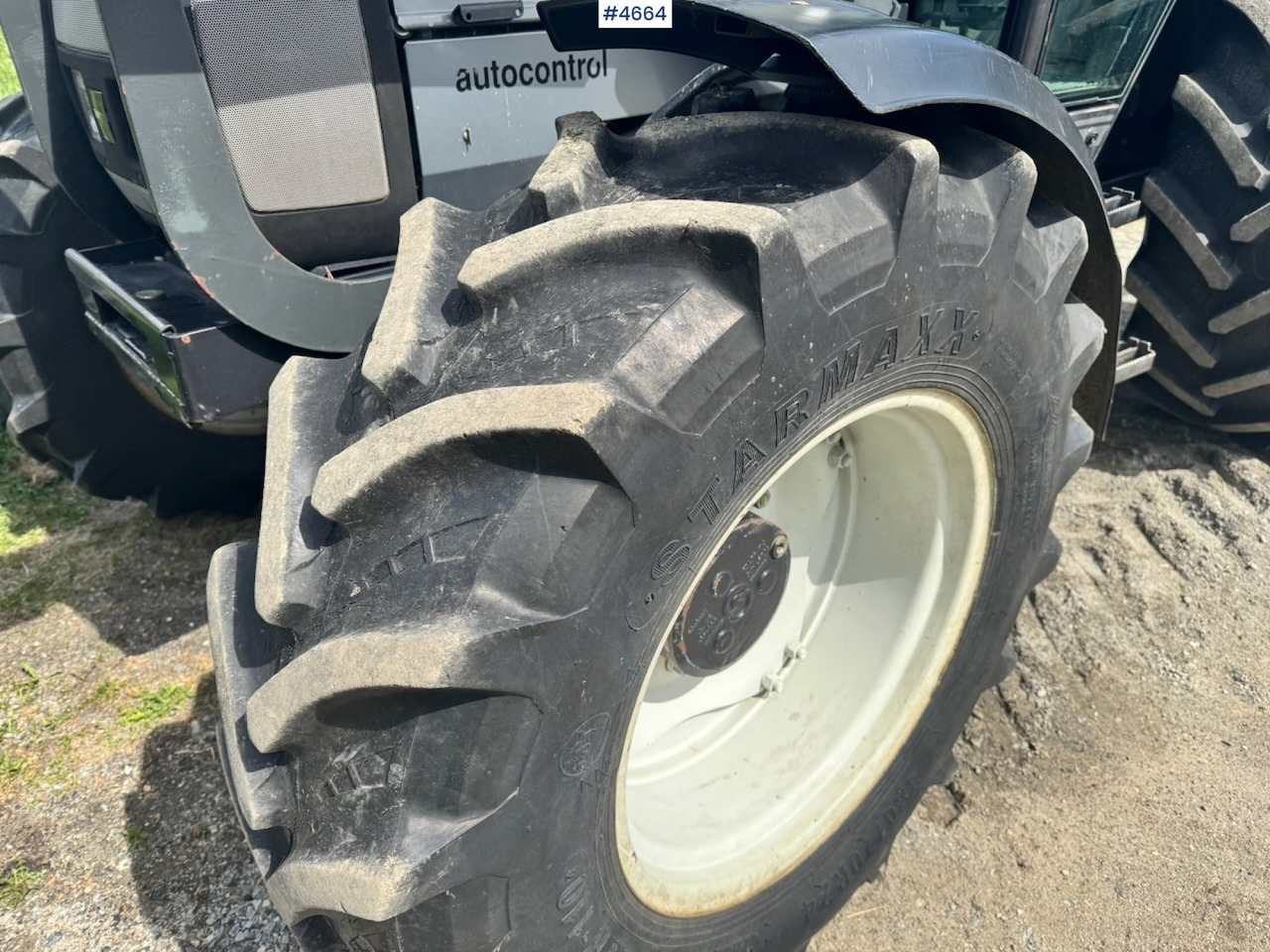 Trator 2003 Valtra A85-4 4x4 with Front Loader – 4450 hours!: foto 33