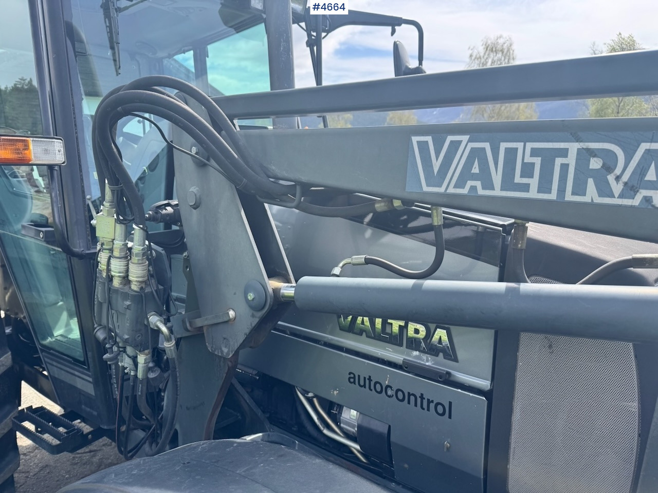 Trator 2003 Valtra A85-4 4x4 with Front Loader – 4450 hours!: foto 29