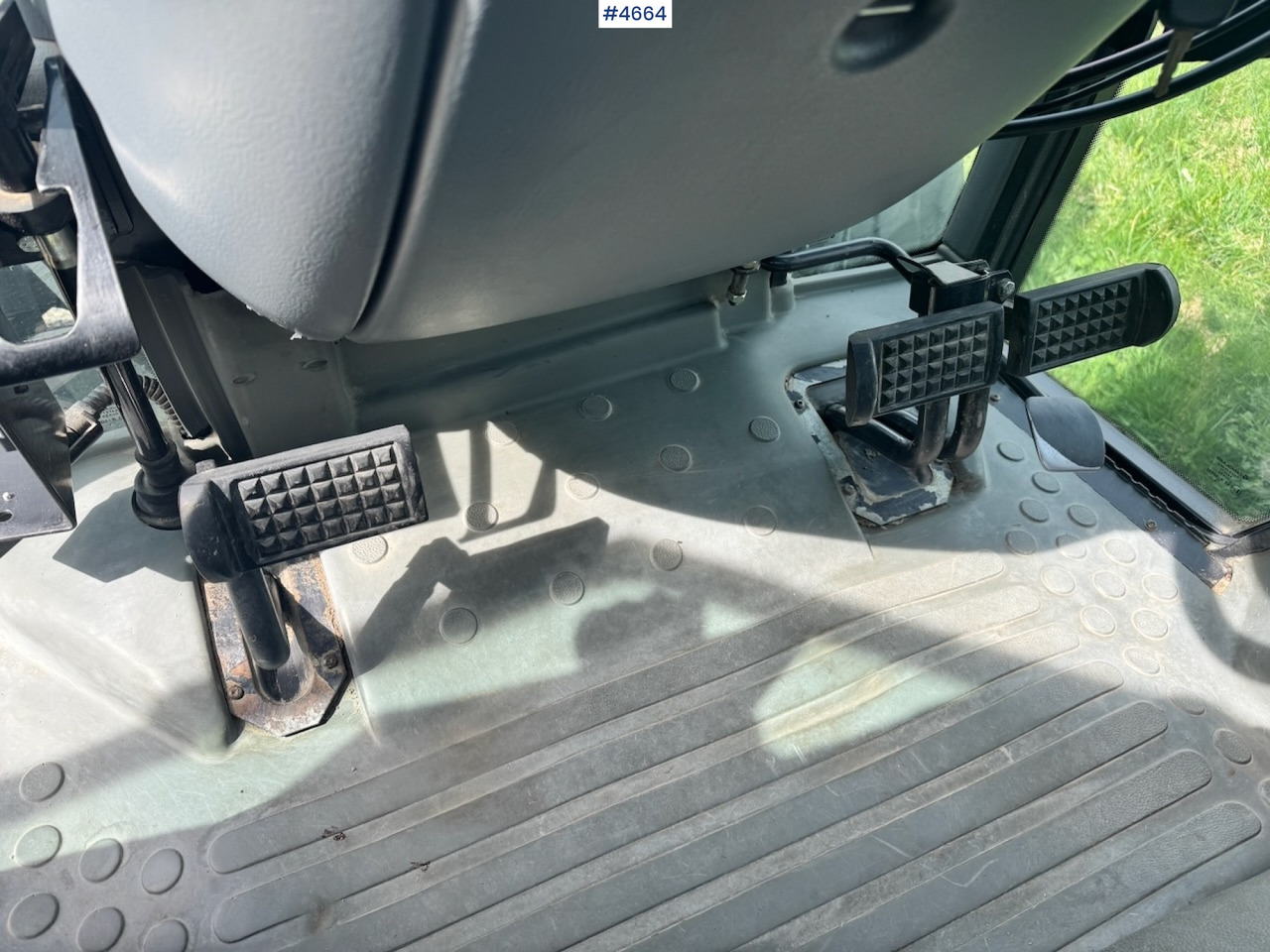 Trator 2003 Valtra A85-4 4x4 with Front Loader – 4450 hours!: foto 23