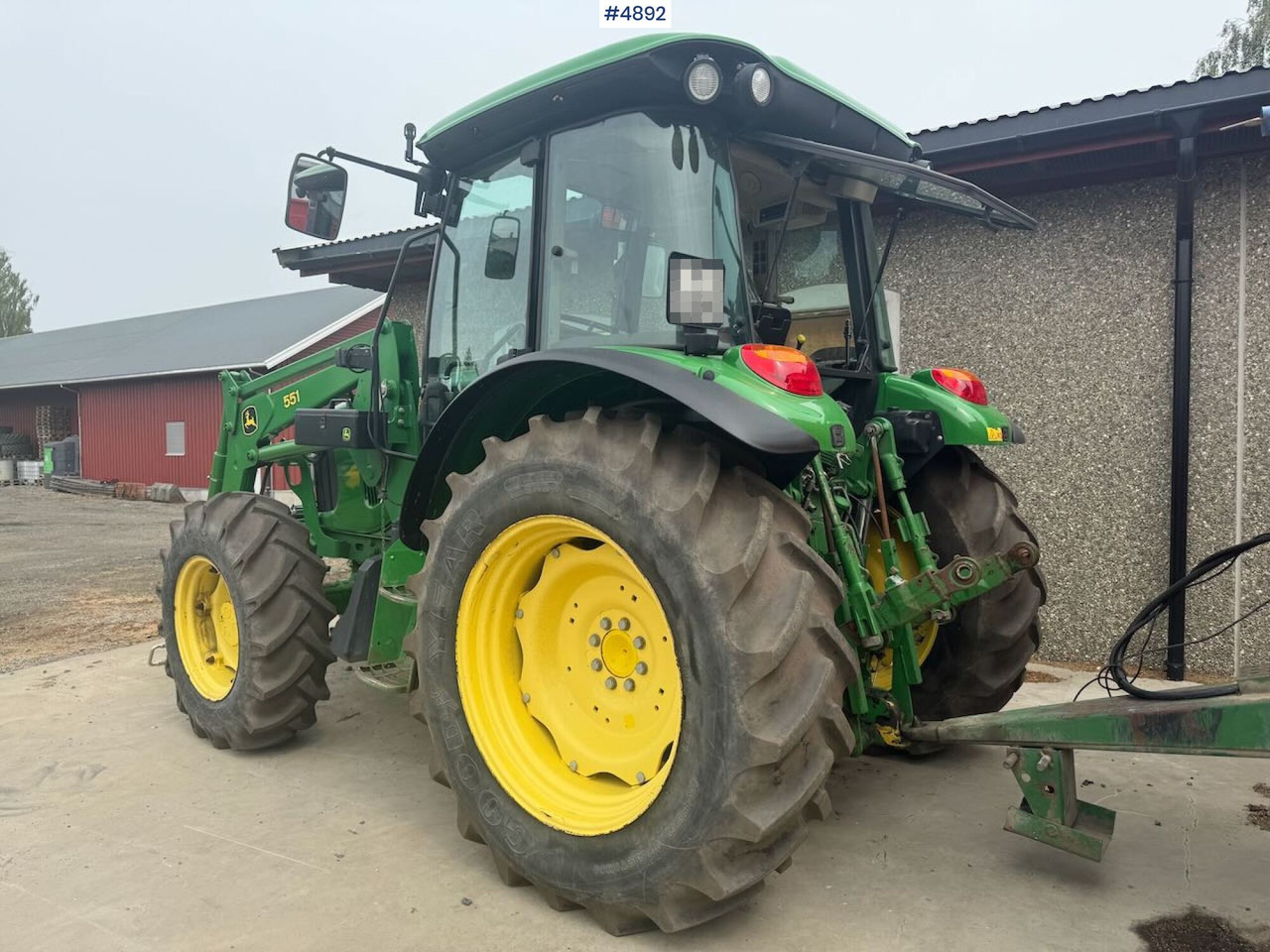 2004 John Deere 5720 4x4 w/ front loader - Trator: foto 3 2004 John Deere 5720 4x4 w/ front loader - Trator: foto 3