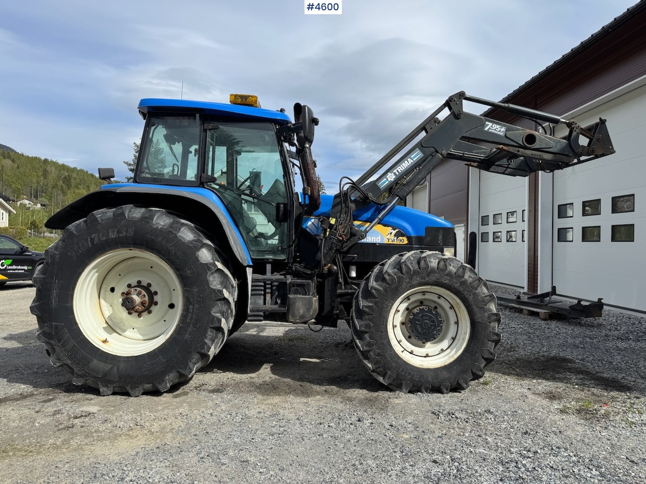 2005 New Holland TM190 w/front loader - Trator: foto 1 2005 New Holland TM190 w/front loader - Trator: foto 1