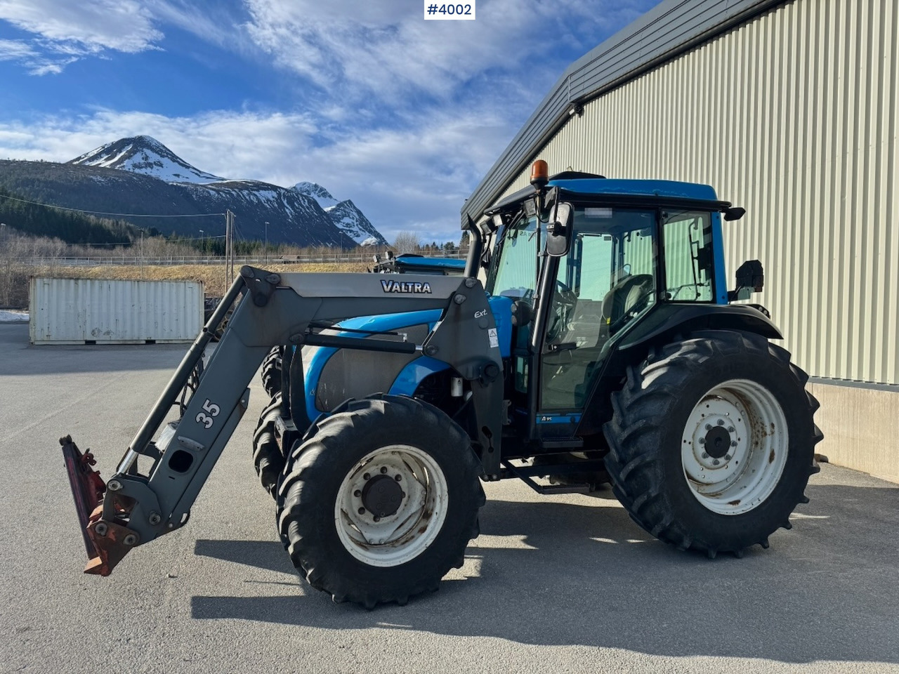 2006 Valtra A95-4 4x4 w/ Front loader. 2700 hours! - Trator: foto 1 2006 Valtra A95-4 4x4 w/ Front loader. 2700 hours! - Trator: foto 1