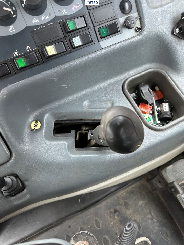 Trator 2006 Valtra T190 4x4 w/ Front loader and new gearbox! SEE VIDEO.: foto 18