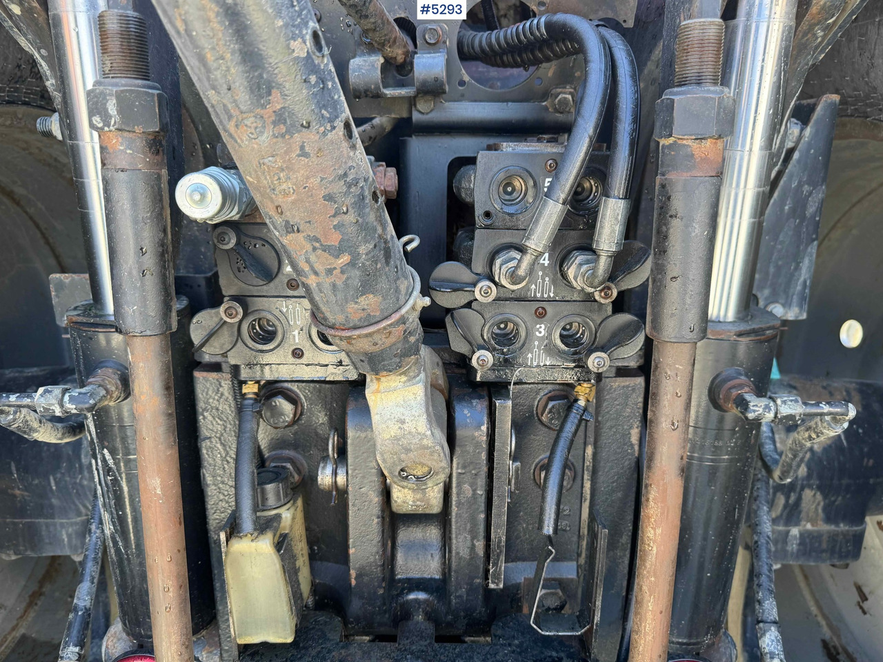 Trator 2008 Case IH MAGNUM 310 with 5 double outlets!: foto 13