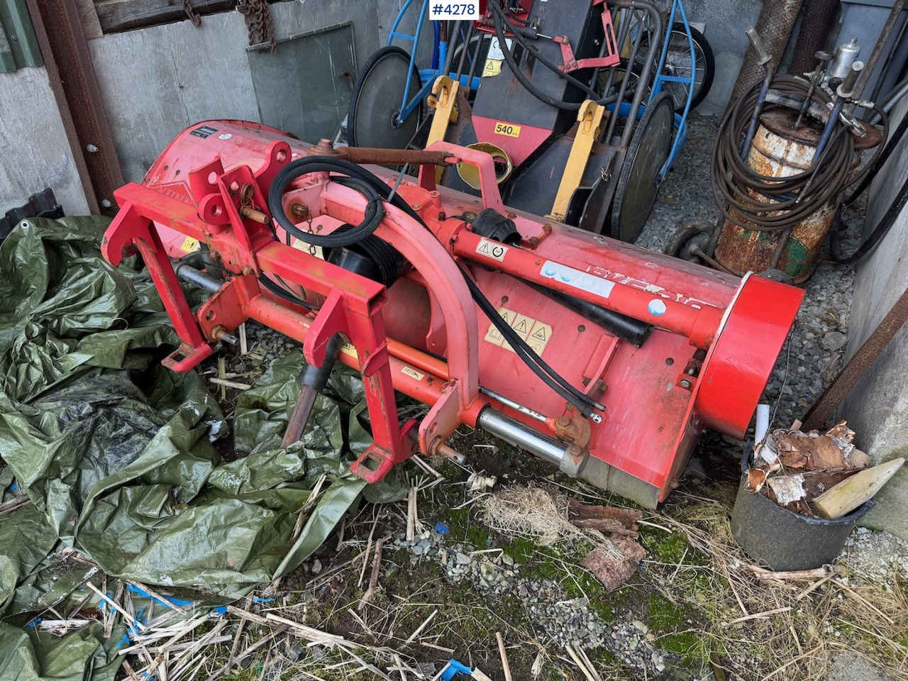 2008 Kuhn BKE 210 - Máquina para produção de feno: foto 2 2008 Kuhn BKE 210 - Máquina para produção de feno: foto 2