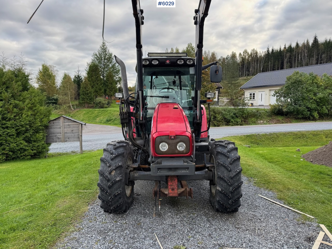 2010 Massey Ferguson 5445 with Front Loader - Trator: foto 4 2010 Massey Ferguson 5445 with Front Loader - Trator: foto 4