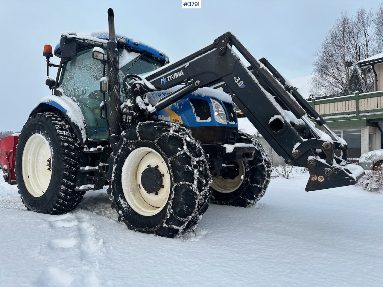 2010 New Holland T6040 4x4 plow rigged tractor w/ Trima +3.0p front loader, brand new chains, snow bucket and Westbjørn snow blower. WATCH VIDEO. - Trator: foto 2 2010 New Holland T6040 4x4 plow rigged tractor w/ Trima +3.0p front loader, brand new chains, snow bucket and Westbjørn snow blower. WATCH VIDEO. - Trator: foto 2