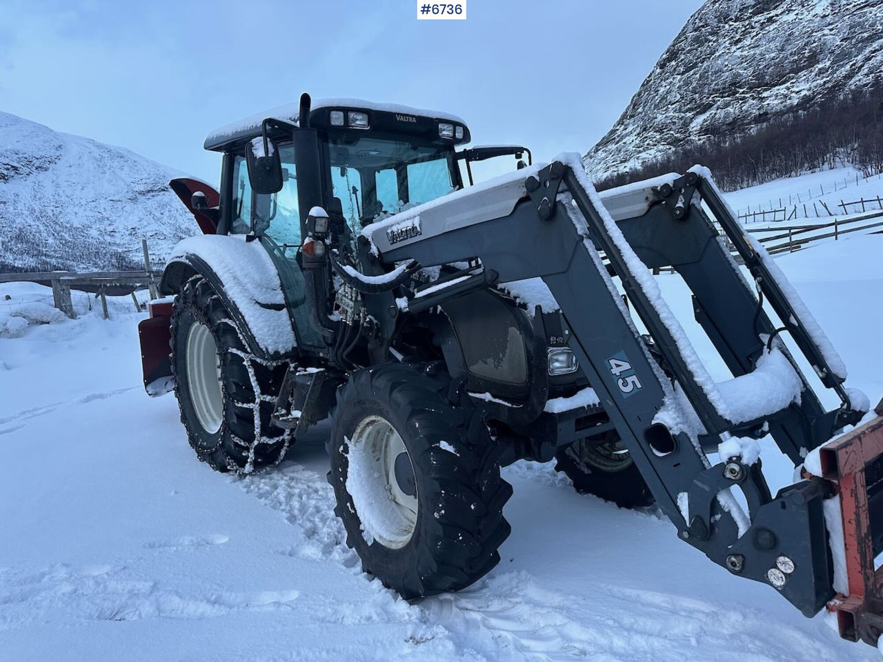 2010 Valtra N92 4x4 tractor with front loader and chains. SEE VIDEO. - Trator: foto 2 2010 Valtra N92 4x4 tractor with front loader and chains. SEE VIDEO. - Trator: foto 2