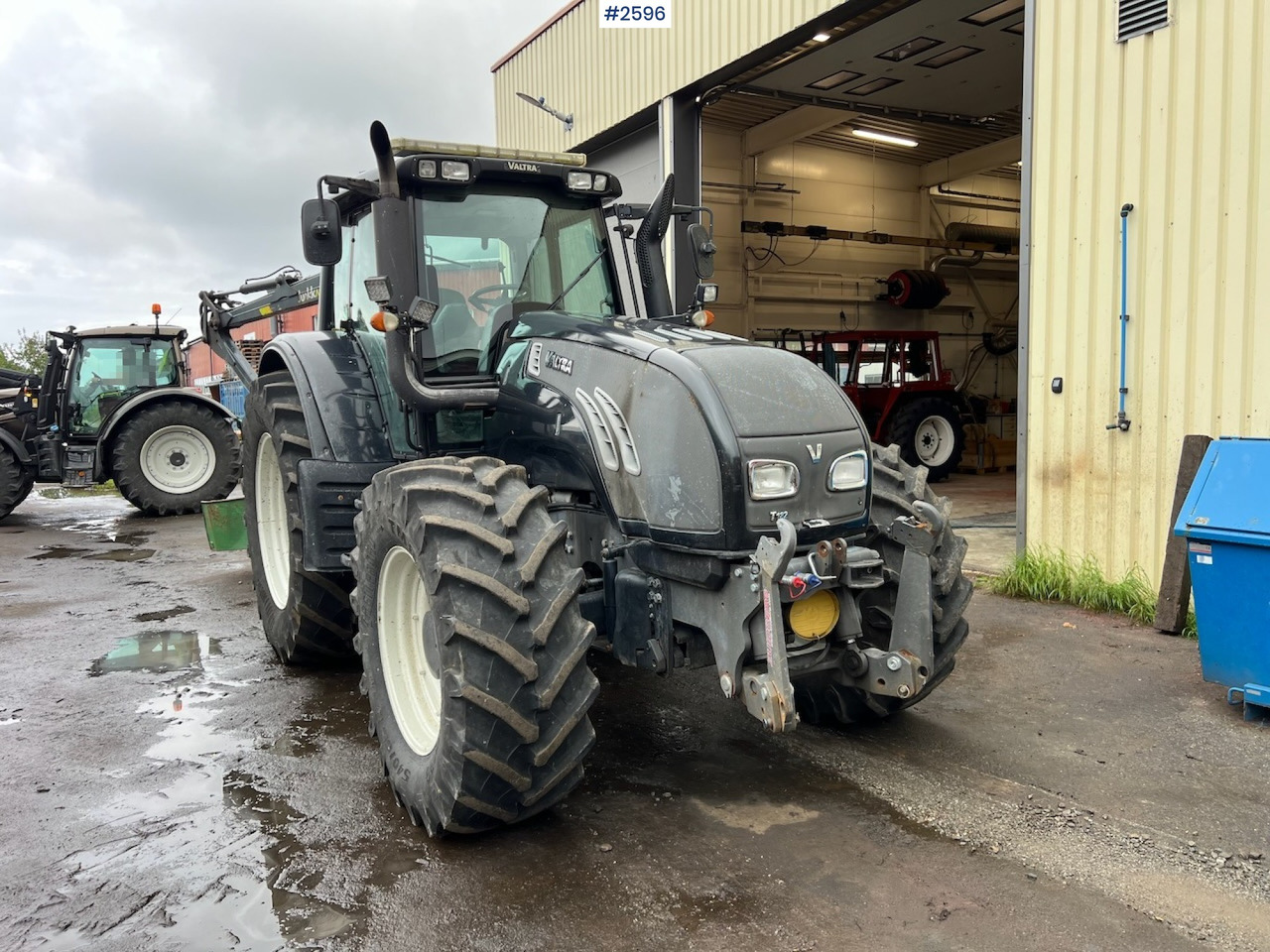 2010 Valtra T182 Versu Tractor w/ 2015 NHS 300E Chipper and 2015 Junkkari P4169 Crane - Trator: foto 3 2010 Valtra T182 Versu Tractor w/ 2015 NHS 300E Chipper and 2015 Junkkari P4169 Crane - Trator: foto 3
