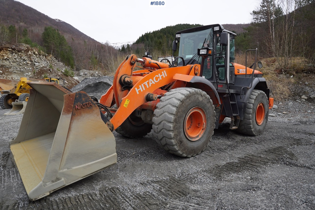 2012 Hitachi ZW220 - Carregadeira de rodas: foto 2 2012 Hitachi ZW220 - Carregadeira de rodas: foto 2