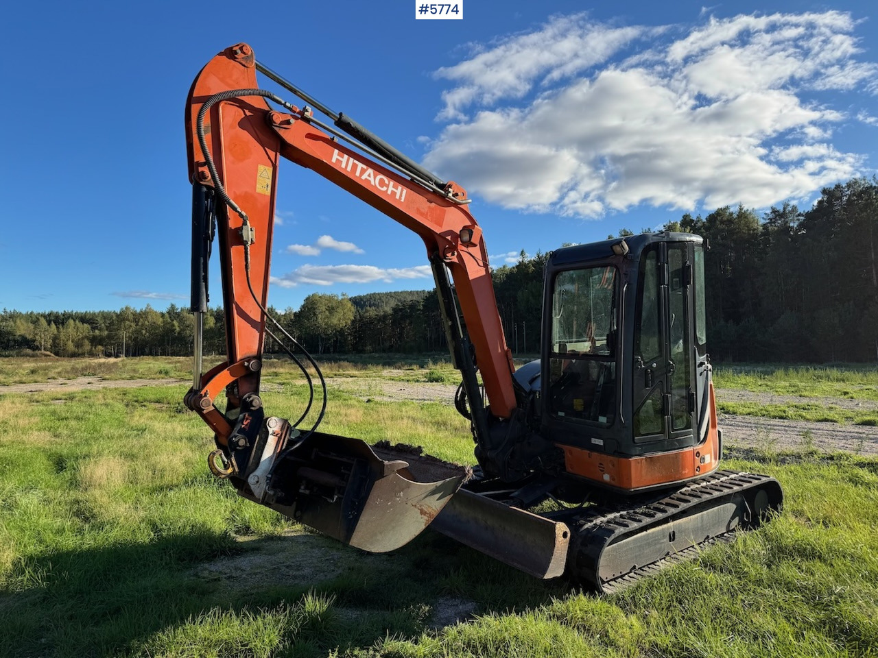 2012 Hitachi ZX 52 U-3 CLR - Escavadeira: foto 2 2012 Hitachi ZX 52 U-3 CLR - Escavadeira: foto 2