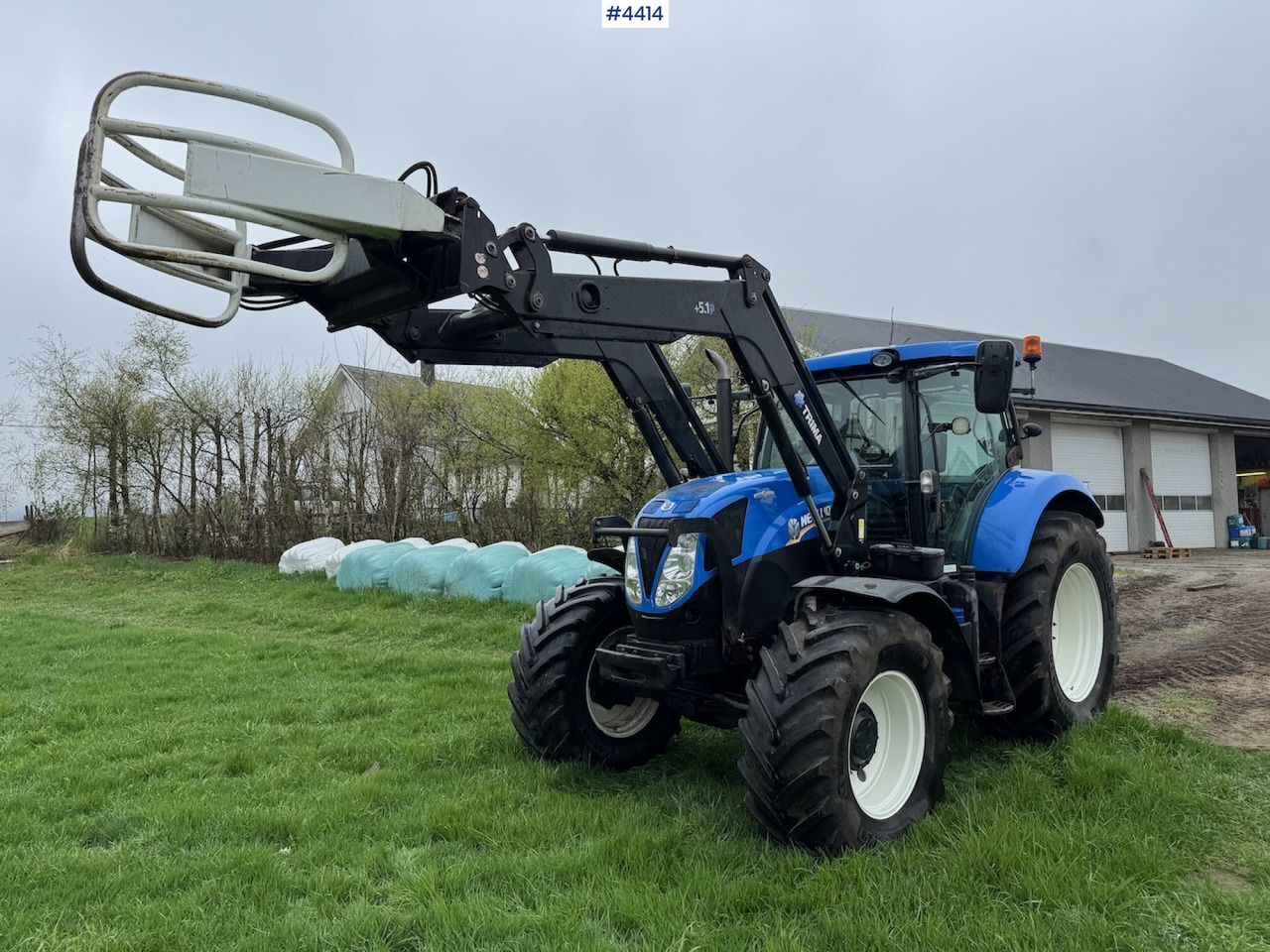 2015 New Holland T7.185 Auto Command w/Front Loader - Trator: foto 4 2015 New Holland T7.185 Auto Command w/Front Loader - Trator: foto 4