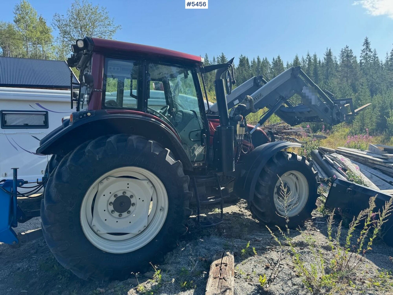 2015 Valtra N123 w/ front loader - Trator: foto 3 2015 Valtra N123 w/ front loader - Trator: foto 3