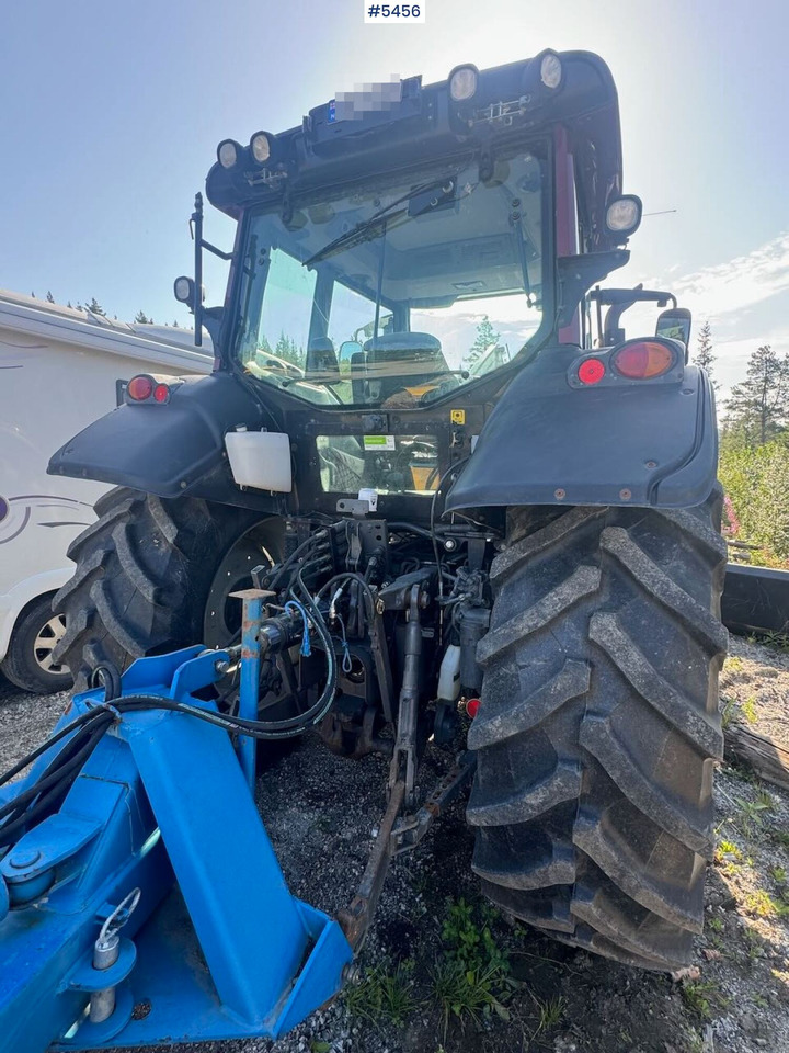 2015 Valtra N123 w/ front loader - Trator: foto 4 2015 Valtra N123 w/ front loader - Trator: foto 4