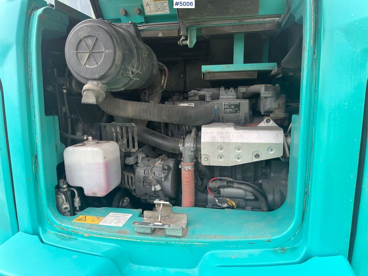 Escavadeira 2016 Kobelco SK75SR-3E excavator w/ 2 buckets, rototilt and factory new engine: foto 27