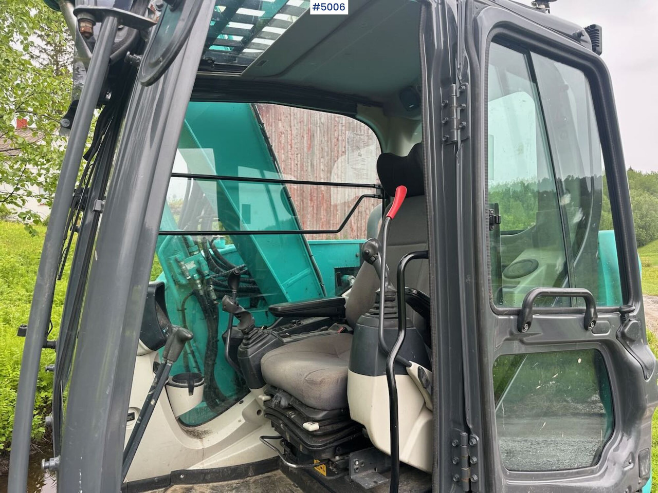 Escavadeira 2016 Kobelco SK75SR-3E excavator w/ 2 buckets, rototilt and factory new engine: foto 12