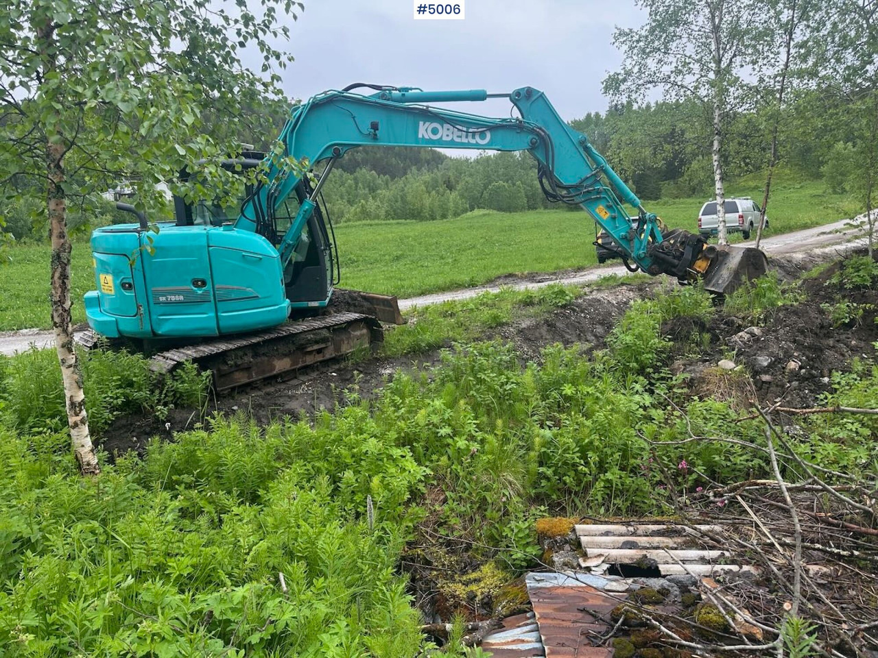 Escavadeira 2016 Kobelco SK75SR-3E excavator w/ 2 buckets, rototilt and factory new engine: foto 6