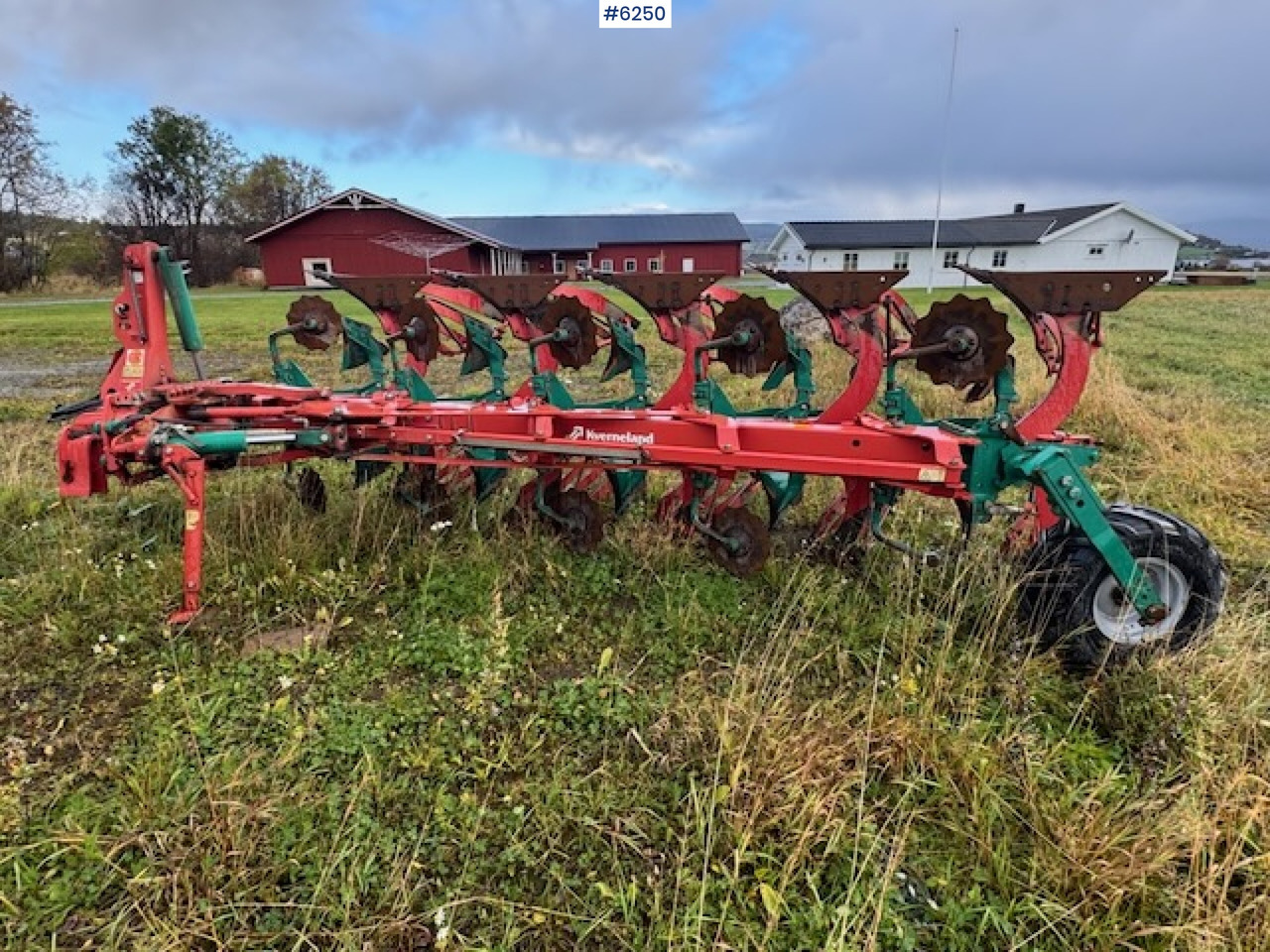 Maquina para lavrar a terra 2017 Kverneland EG 5-coil reversible plow w/ new coulters and extra equipment!: foto 8 Maquina para lavrar a terra 2017 Kverneland EG 5-coil reversible plow w/ new coulters and extra equipment!: foto 8