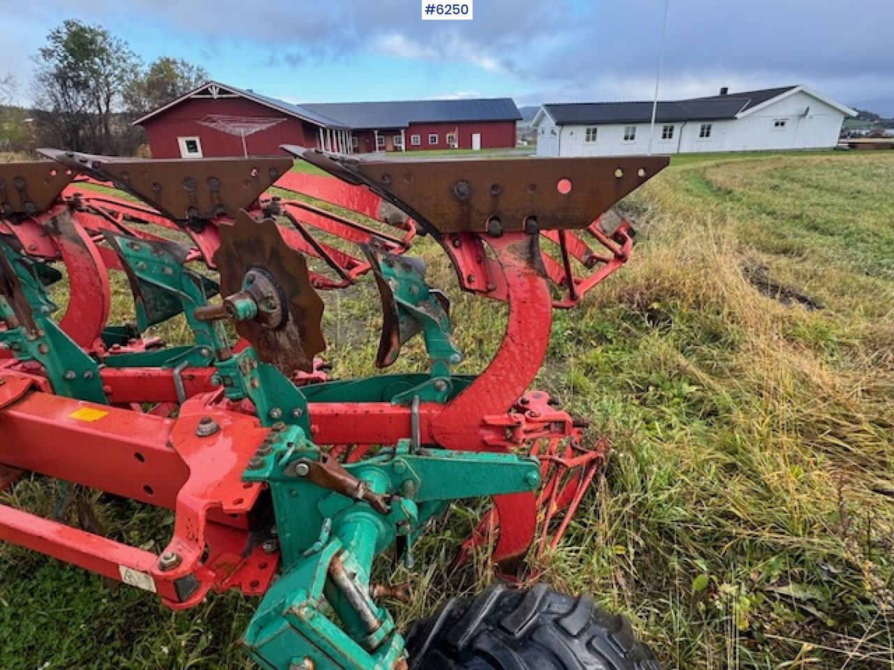 Maquina para lavrar a terra 2017 Kverneland EG 5-coil reversible plow w/ new coulters and extra equipment!: foto 19 Maquina para lavrar a terra 2017 Kverneland EG 5-coil reversible plow w/ new coulters and extra equipment!: foto 19