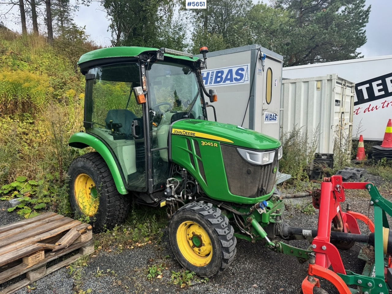 2018 John Deere 3045R with front hydraulics and front PTO - Trator: foto 2 2018 John Deere 3045R with front hydraulics and front PTO - Trator: foto 2
