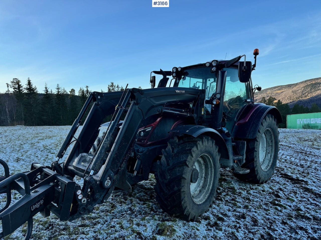 Trator 2019 Valtra N174 4x4 With front loader, snowplow blade, and 2 sets of tires. 2770 hours!: foto 1