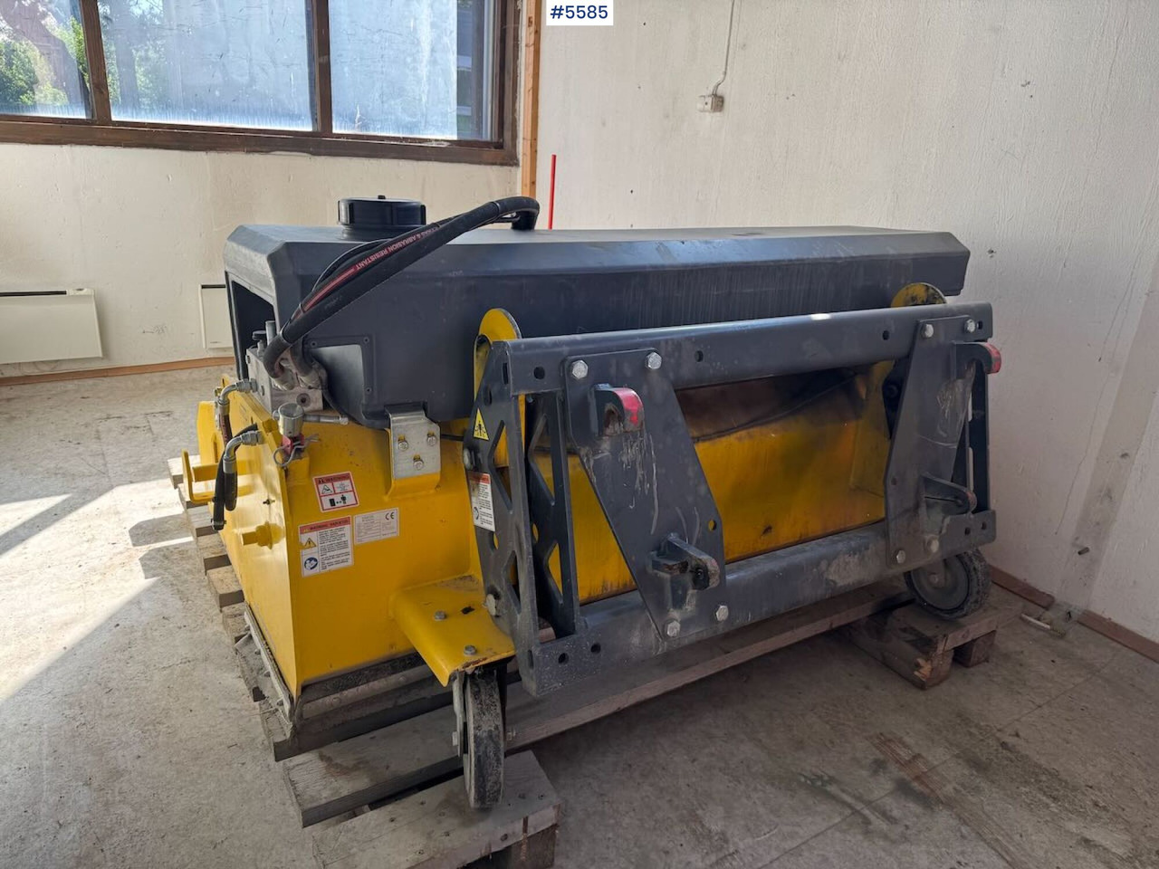 2019 Vama EHK A 2000 sweeper with collector - Vassoura: foto 2 2019 Vama EHK A 2000 sweeper with collector - Vassoura: foto 2