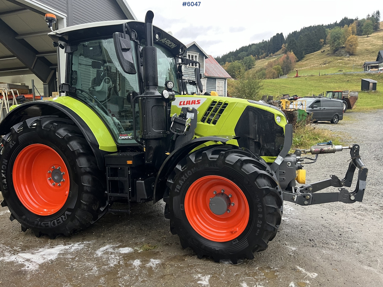 2023 Claas Arion 550 w/ quicke front loader with weight and PTO and front hydraulics - Trator: foto 3 2023 Claas Arion 550 w/ quicke front loader with weight and PTO and front hydraulics - Trator: foto 3