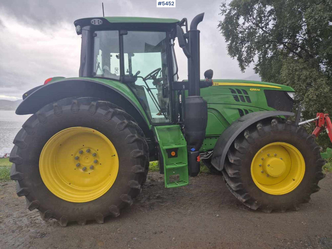 2024 John Deere 6155M w/ front hydraulics & PTO - Trator: foto 2 2024 John Deere 6155M w/ front hydraulics & PTO - Trator: foto 2